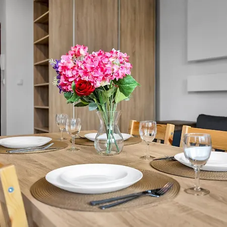 Apartament Wola - Parking, Workspace, Terrace - By Rentujemy Warszawa