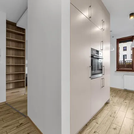 Wola - Parking, Workspace, Terrace - By Rentujemy Warszawa